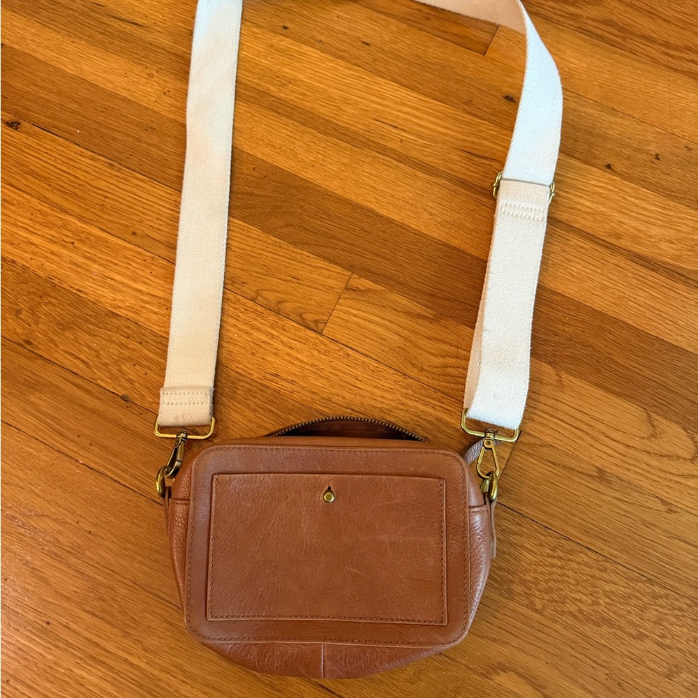 Madewell the transport camera bag from 2021